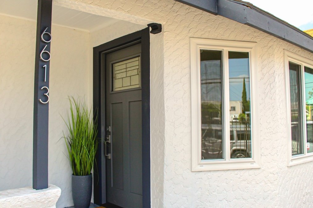 6613 Holmes Ave, Los Angeles, CA 90001-2129