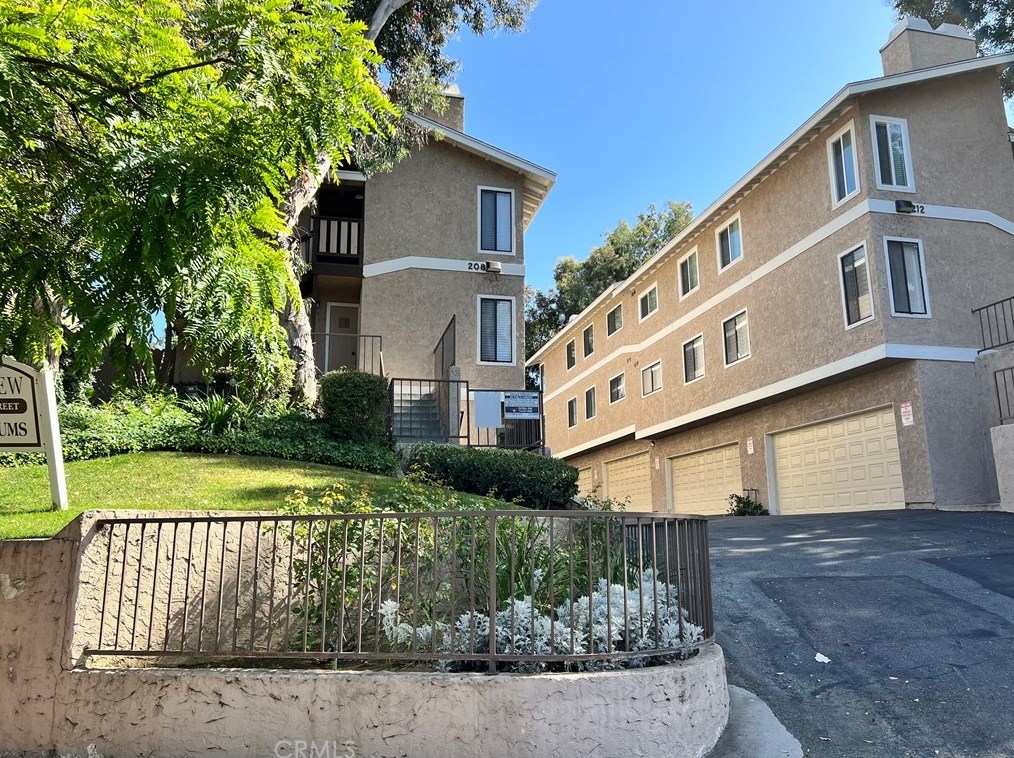 208 Olive Ave, La Habra, CA 90631-6043