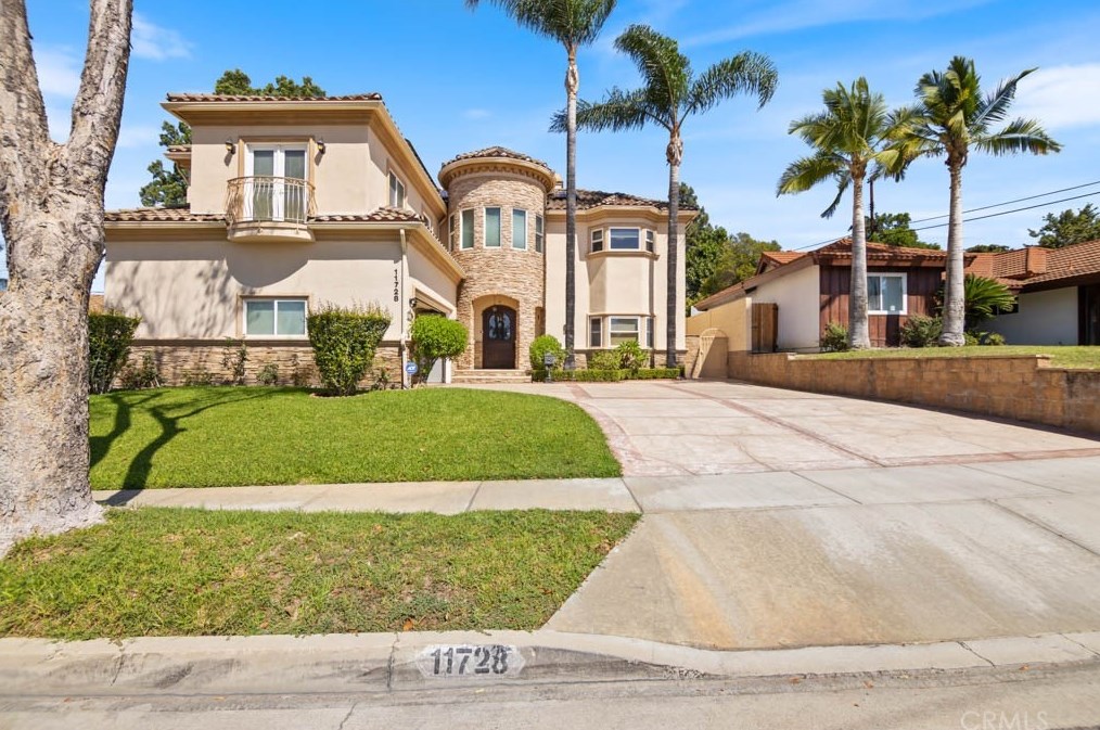 11728 Broadfield Dr, La Mirada, CA 90638-1229