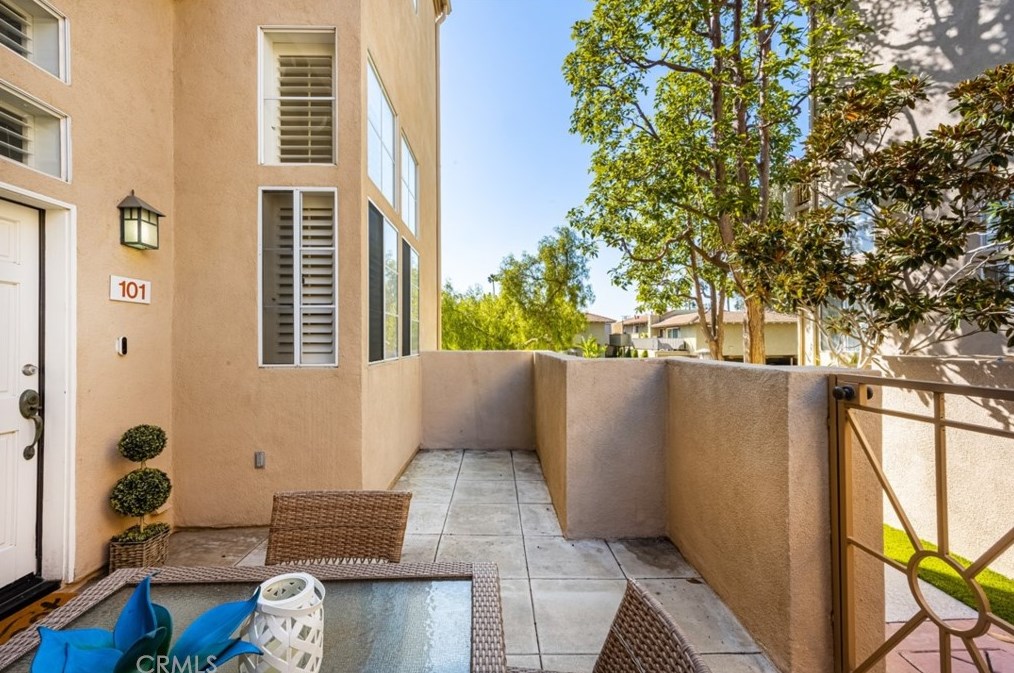 8308 Atlanta Ave, Huntington Beach, CA 92646-6157