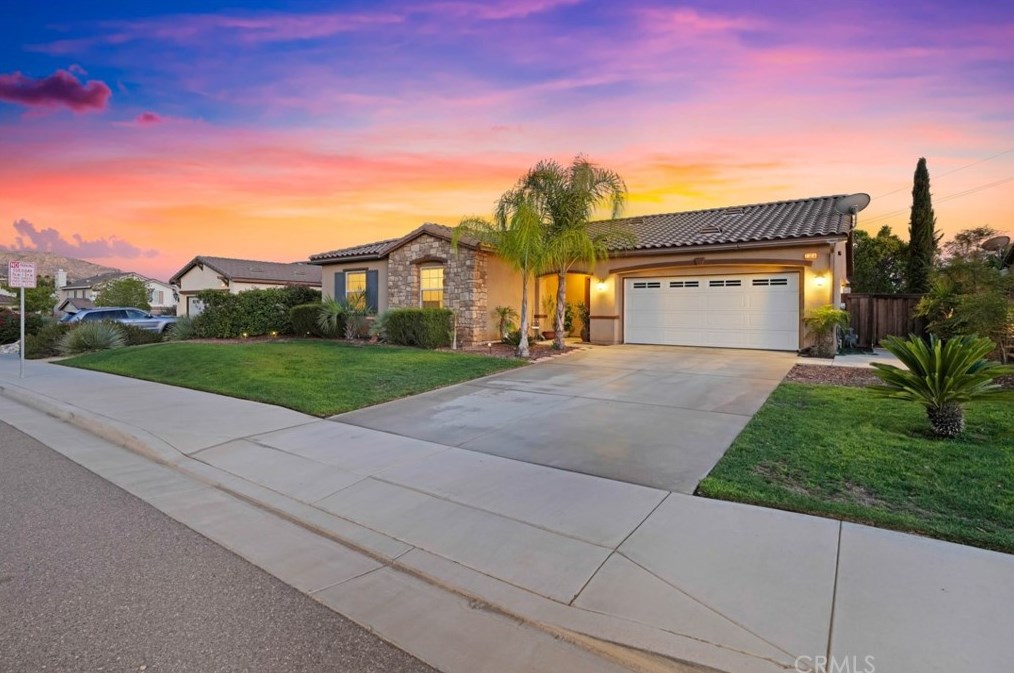 23059 Sienna Ln, Moreno Valley, CA 92557-2755