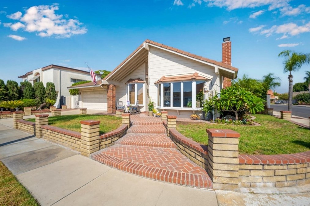 6093 Marilyn Dr, Cypress, CA 90630