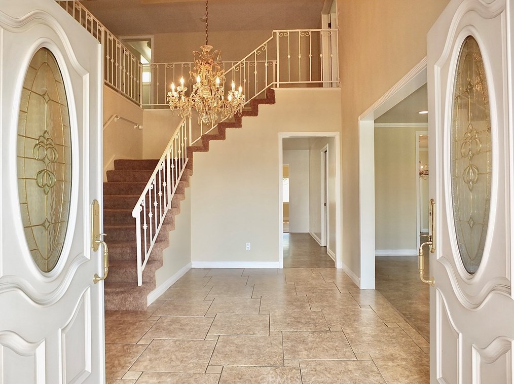6390 E Bixby Hill Rd, Long Beach, CA 90815