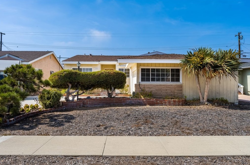 16819 Kornblum Ave., Torrance, CA 90504