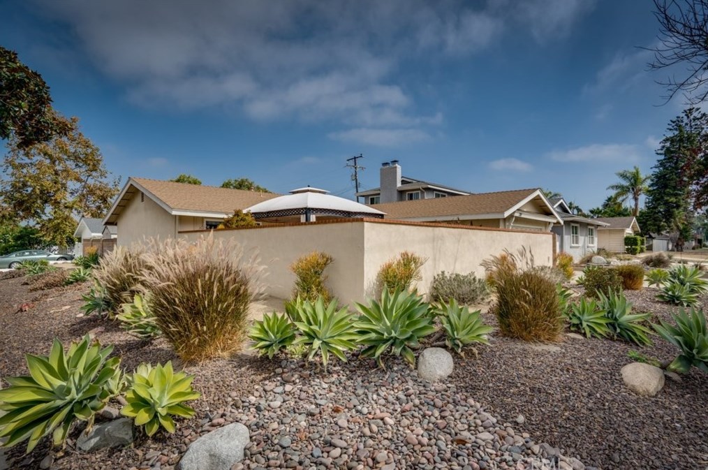 786 Paularino Ave, Costa Mesa, CA 92626-2974