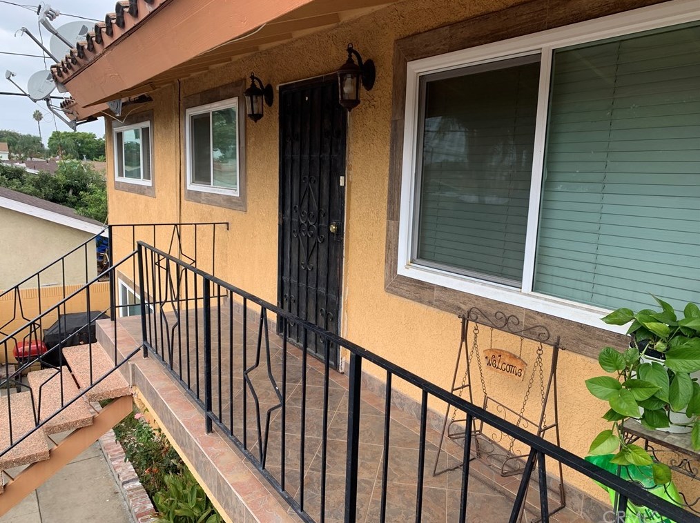 8157 Virginia Ave, South Gate, CA 90280-2490