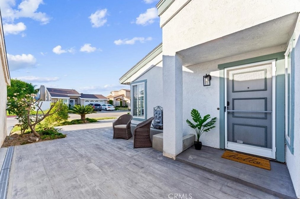 1048 W Trinity Ln, Orange, CA 92865