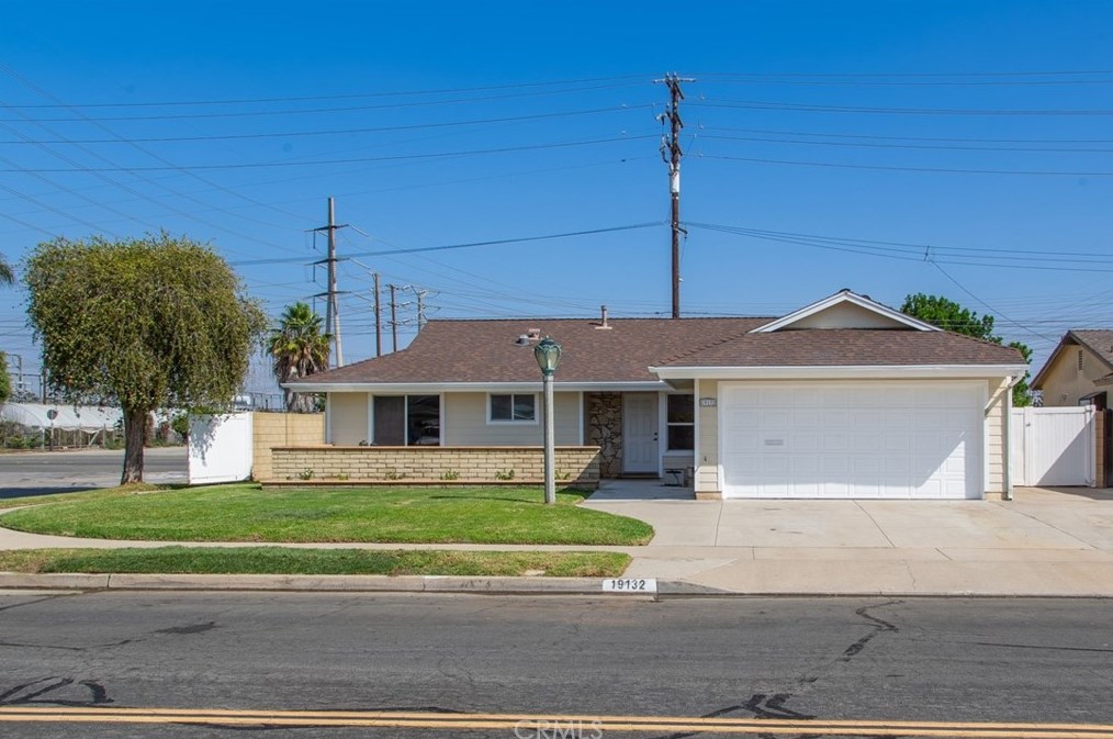 19132 Bikini Ln, Huntington Beach, CA 92646-2562