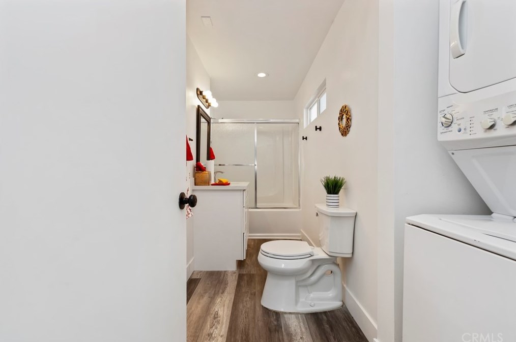 6544 Pine Ave, Twntynine Plm CA  92277-3246 exterior