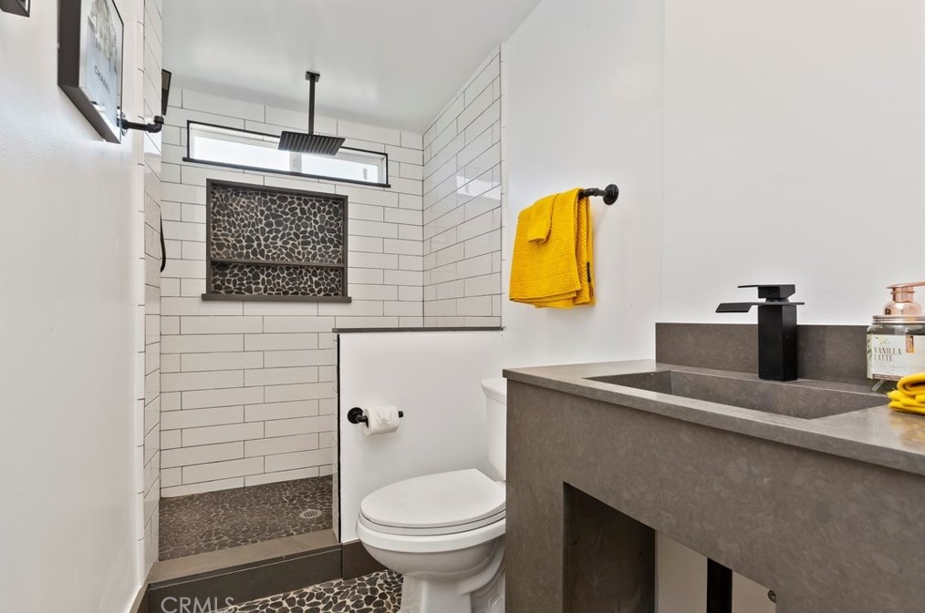 6544 Pine Ave, Twntynine Plm CA  92277-3246 exterior