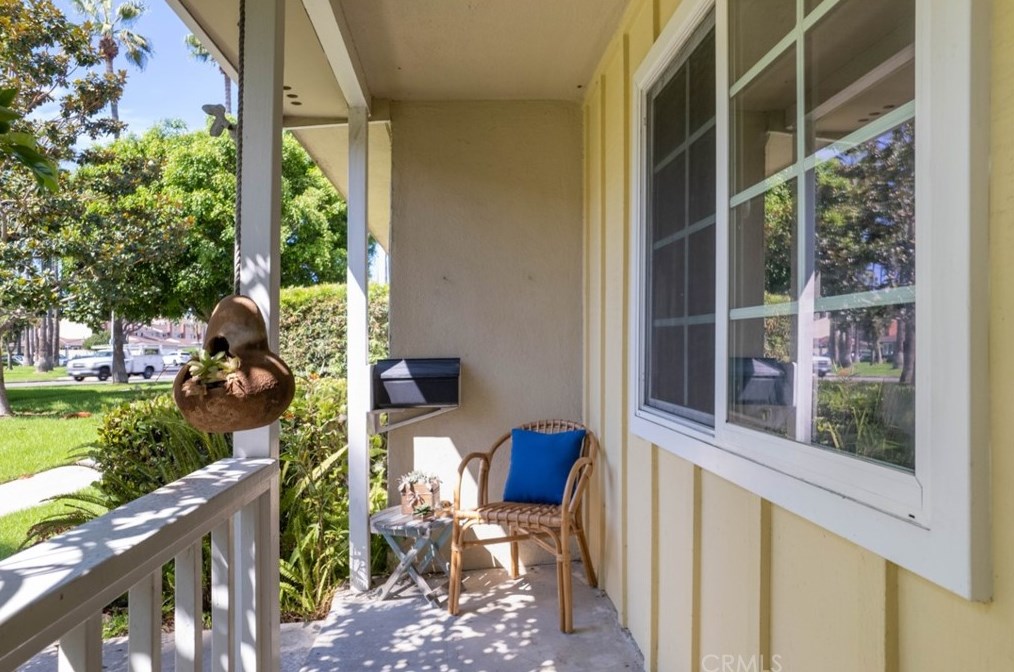 8196 Deerfield Dr, Huntington Beach, CA 92646-6720