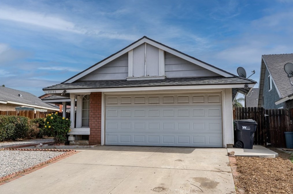 13198 Pawnee Dr, Moreno Valley, CA 92555-2416