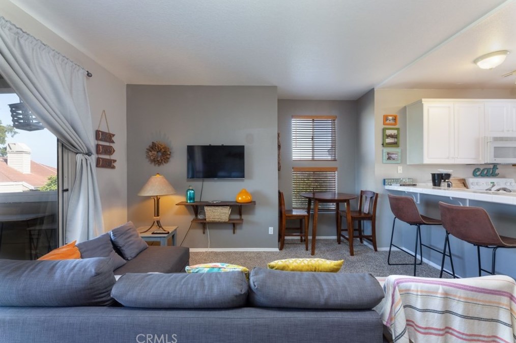 20301 Bluffside Cir, Huntington Beach CA  92646-8521 exterior