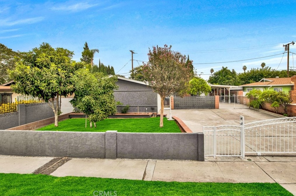 305 Western Ave, Santa Ana, CA 92703-3638
