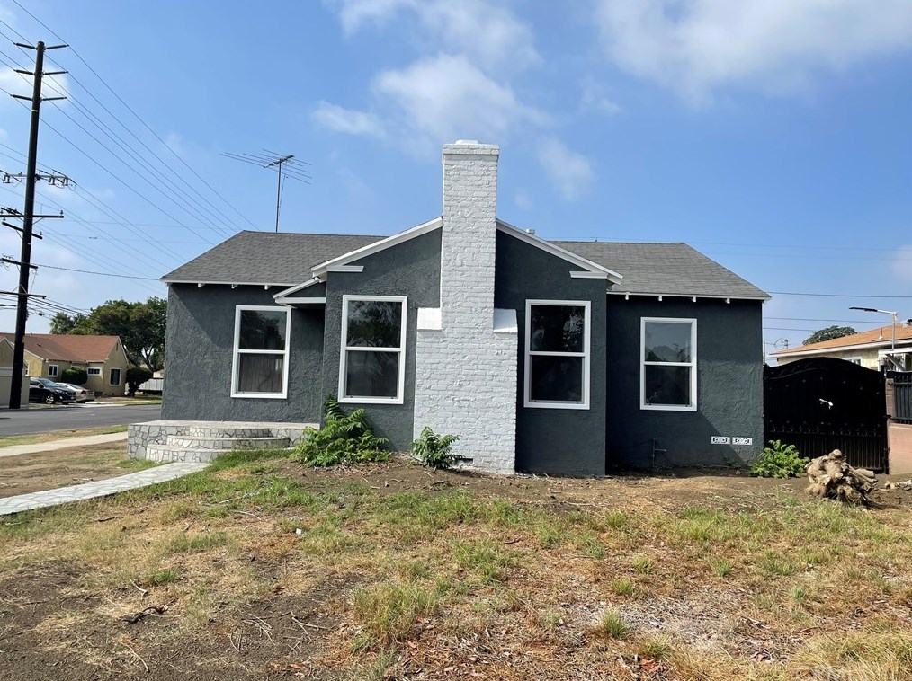 425 Pannes Ave, Compton, CA 90221-3532