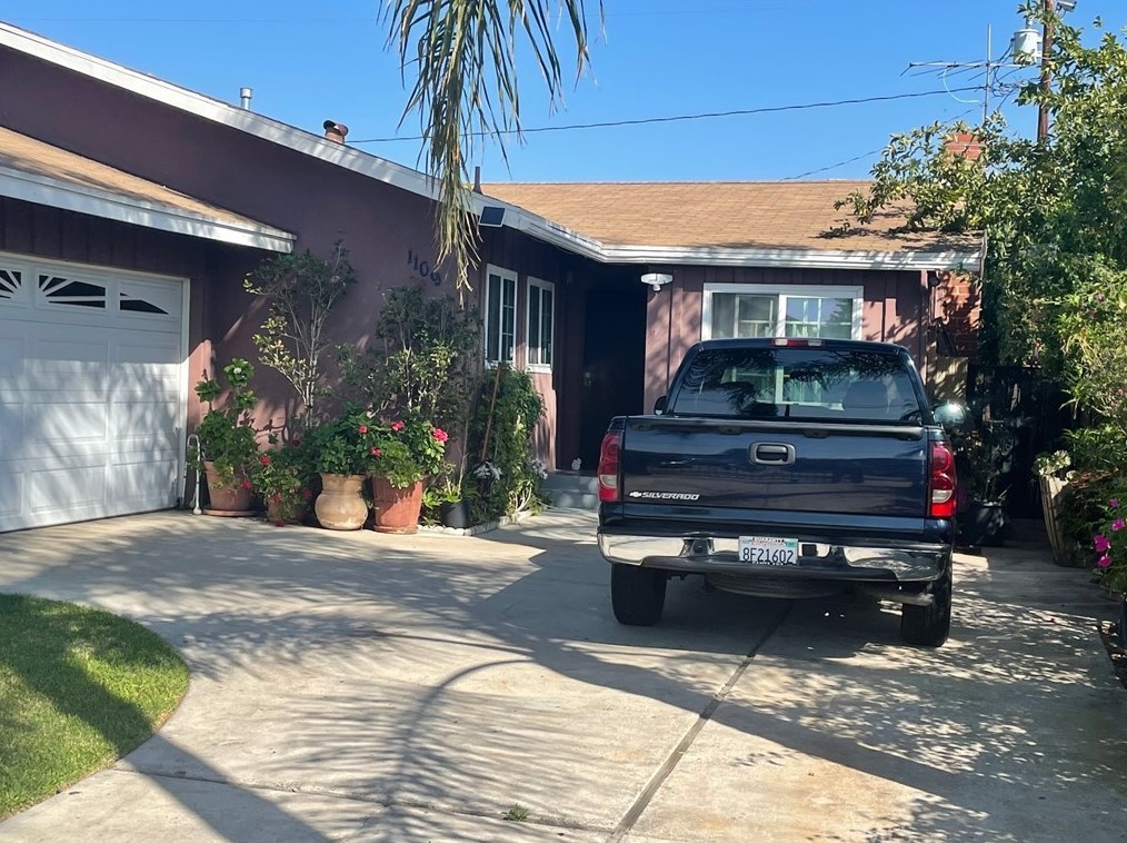 1109 Halladay St, Santa Ana, CA 92701-6142