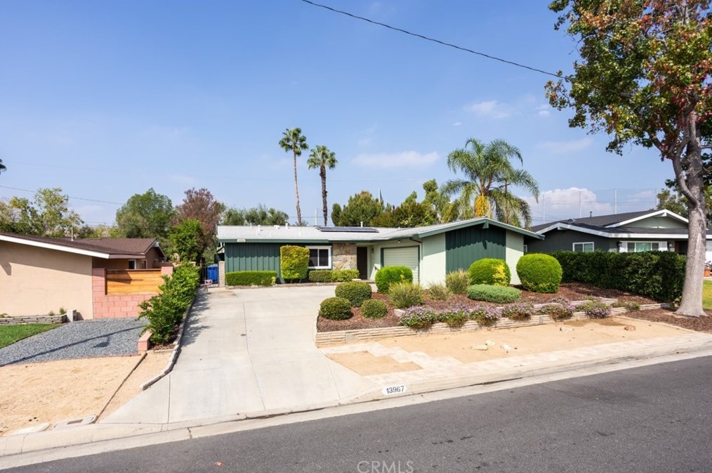 13967 Whiterock Dr, La Mirada, CA 90638-3822