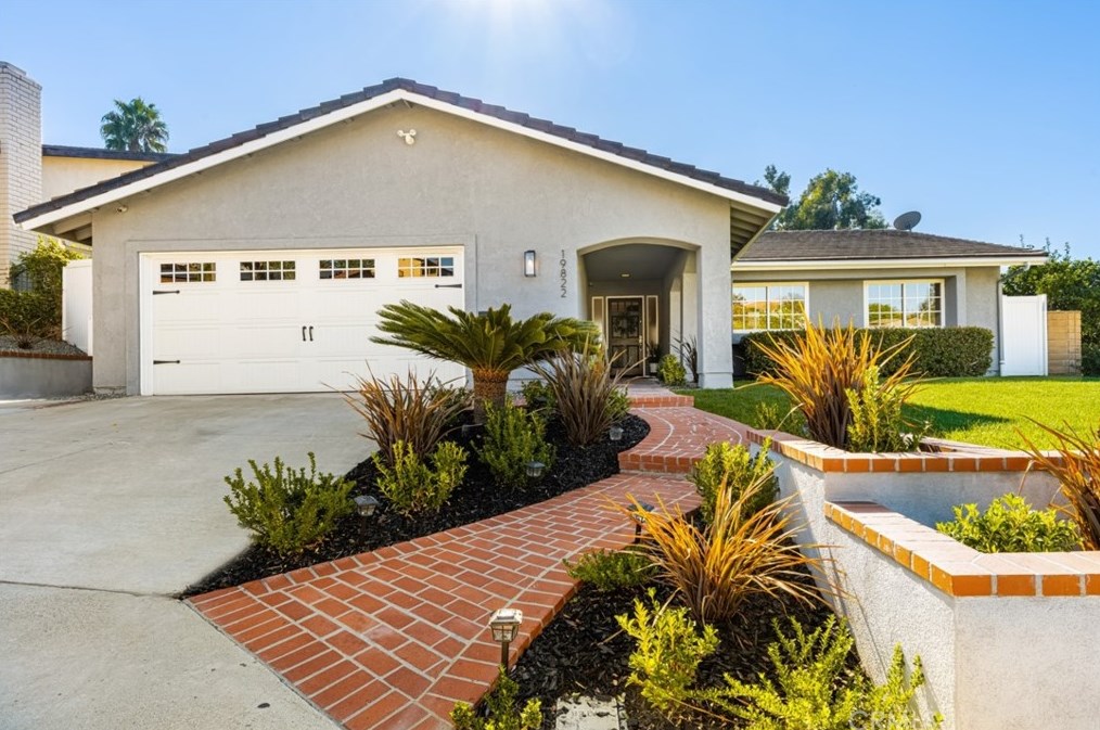19822 Ravenna Dr, Yorba Linda, CA 92886-2837