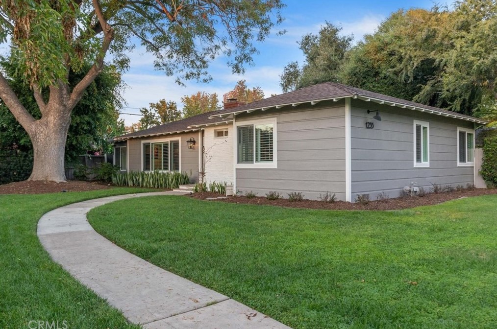 1235 W Santa Clara Ave, Santa Ana, CA 92706