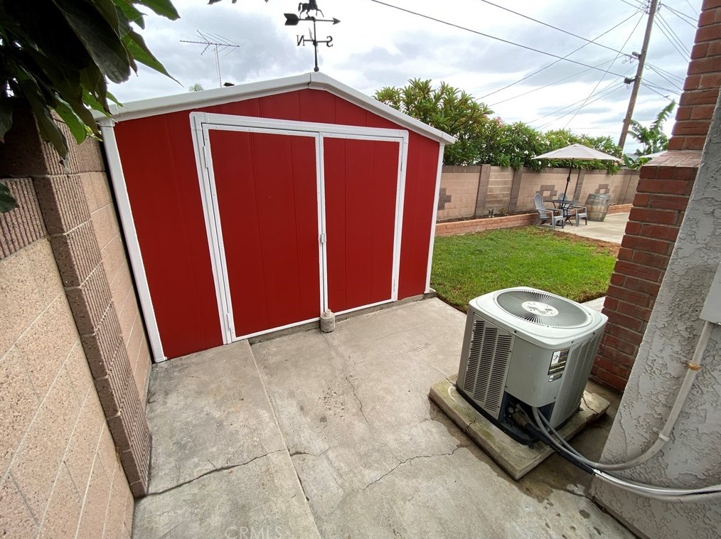 10402 Whirlaway St, Cypress CA  90630-4466 exterior
