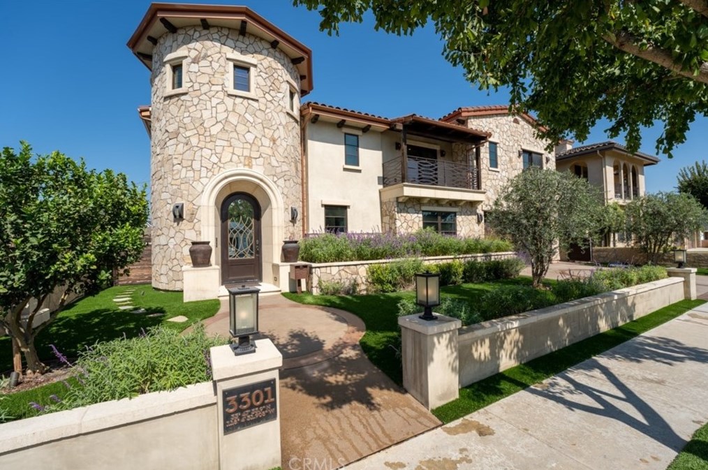 3301 Rossmoor Way, Los Alamitos, CA 90720