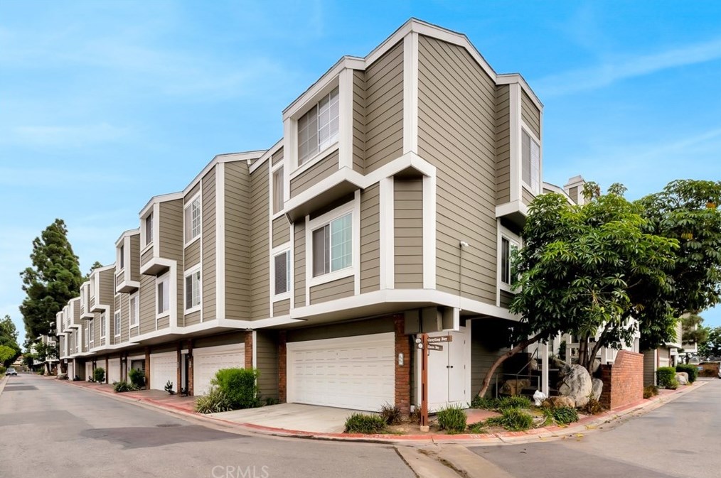 805 Grayling Bay #46, Costa Mesa, CA 92626