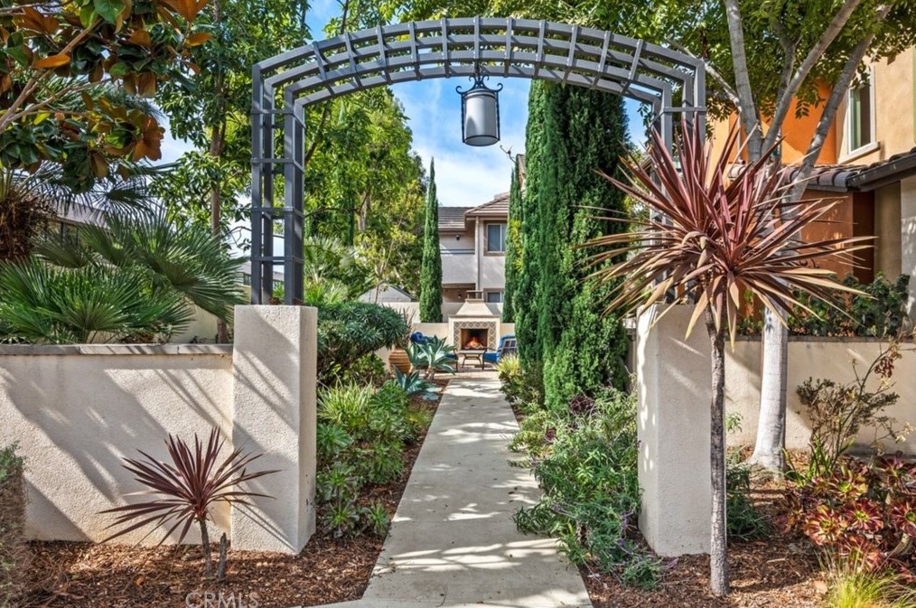 16883 Airport Cir #104, Huntington Beach, CA 92649