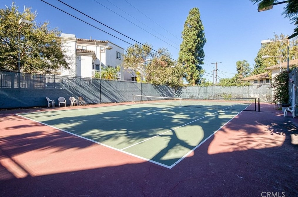 3625 Kalsman Dr, Los Angeles CA  90016-4438 exterior