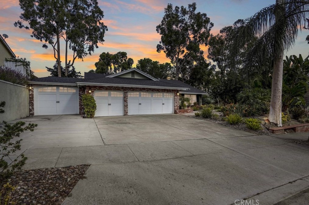 5251 E Honeywood Ln, Anaheim, CA 92807