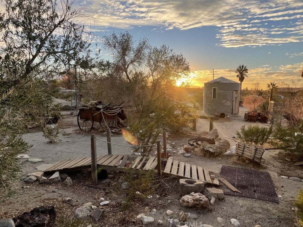 4156 Cholame Rd, Phelan, CA 92371-9781