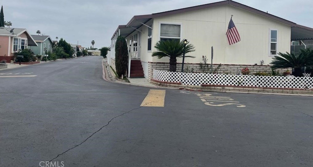 2300 S Lewis St #101, Anaheim, CA 92802