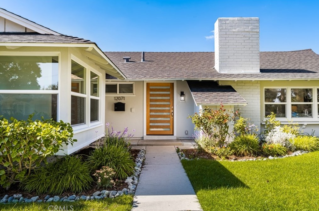 12071 Chianti Dr, Los Alamitos, CA 90720