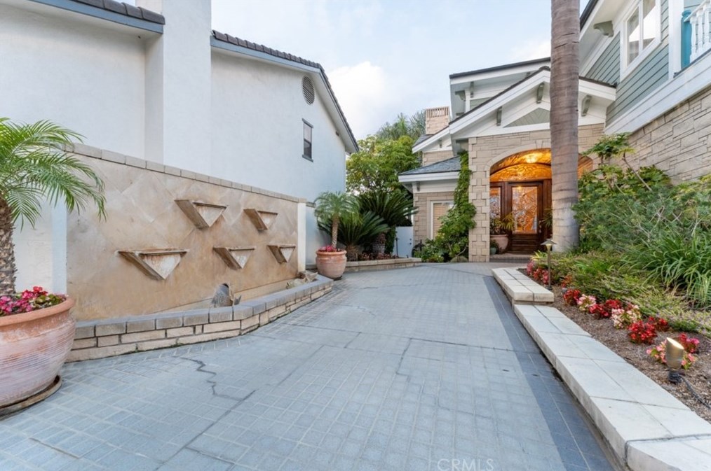 3845 E Mandeville Pl, Orange, CA 92867