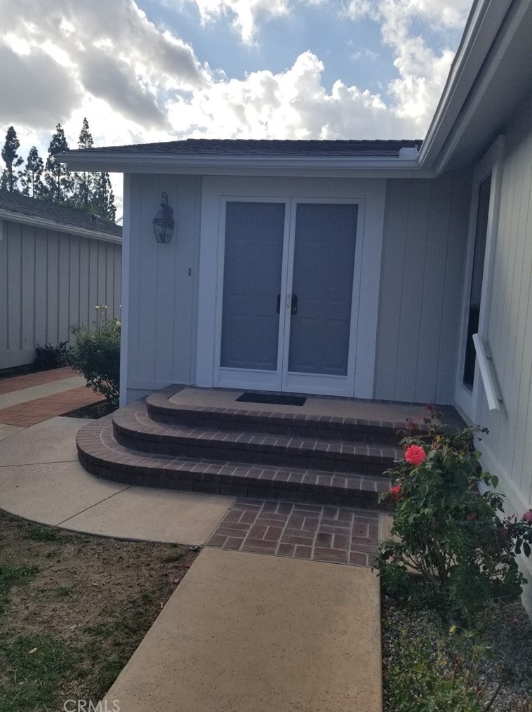 2524 Park Lake, Santa Ana, CA 92705