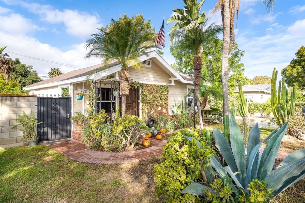 720 S Parton St, Santa Ana, CA 92701