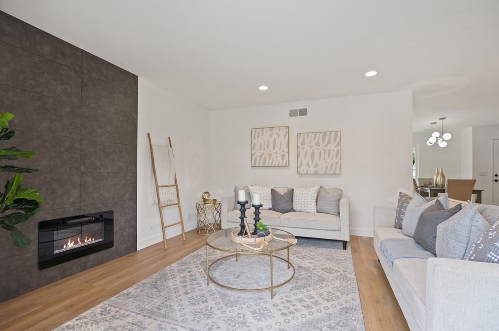 16171 Brimhall Ln, Huntington Beach CA  92647-3345 exterior