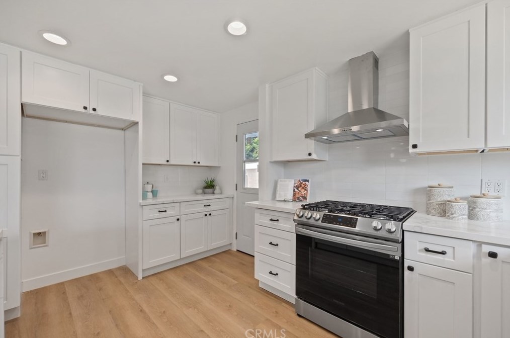 16171 Brimhall Ln, Huntington Beach CA  92647-3345 exterior