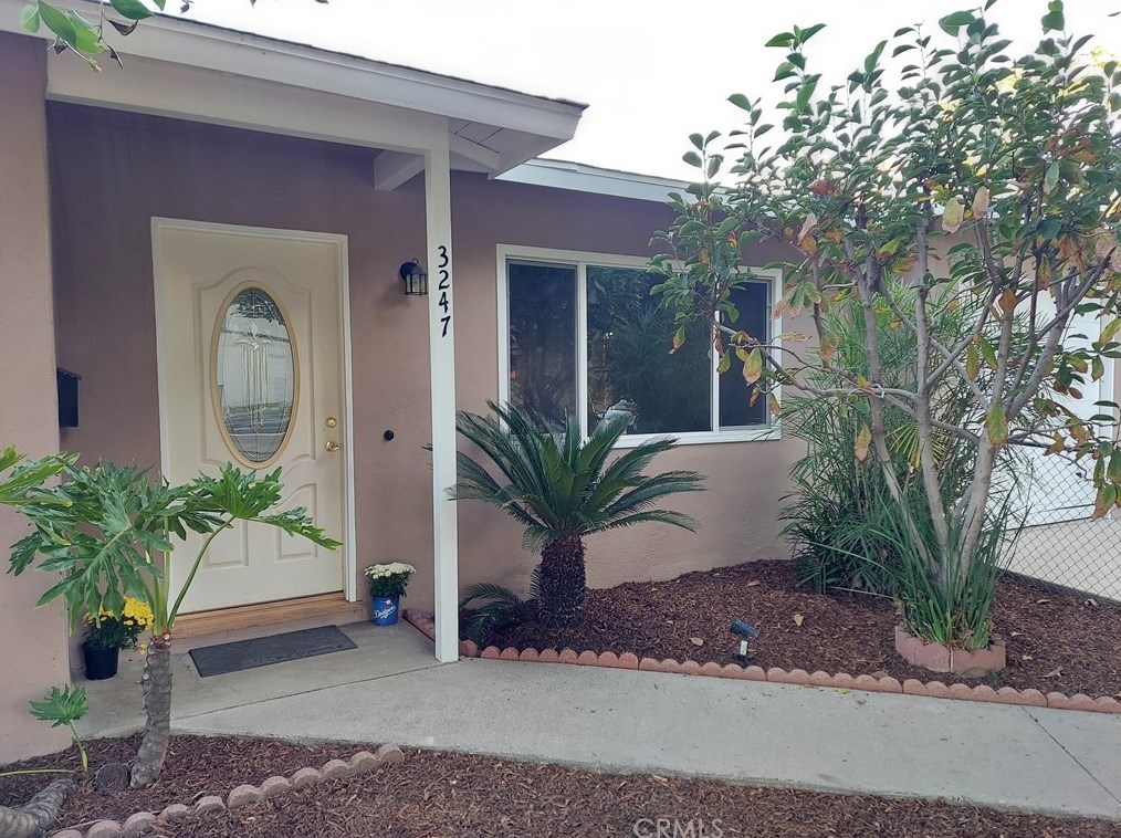 3247 Green St, Pasadena, CA 91107-3883