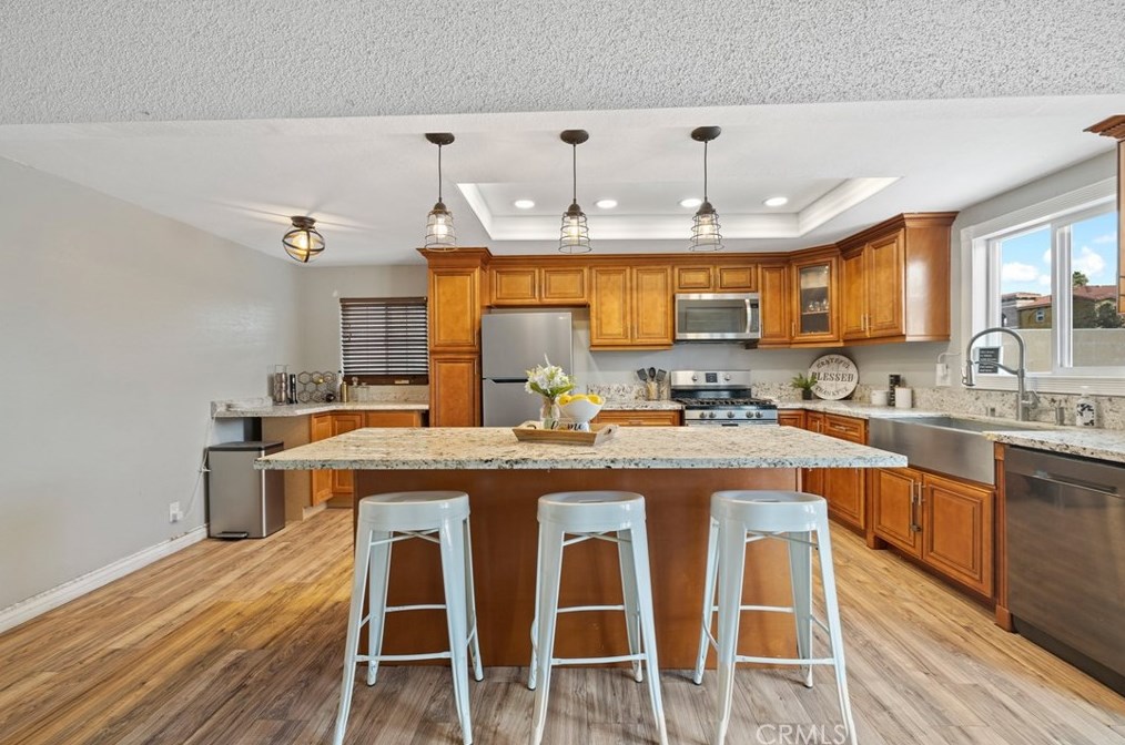 8605 Encina Ave, Fontana CA  92335-3920 exterior