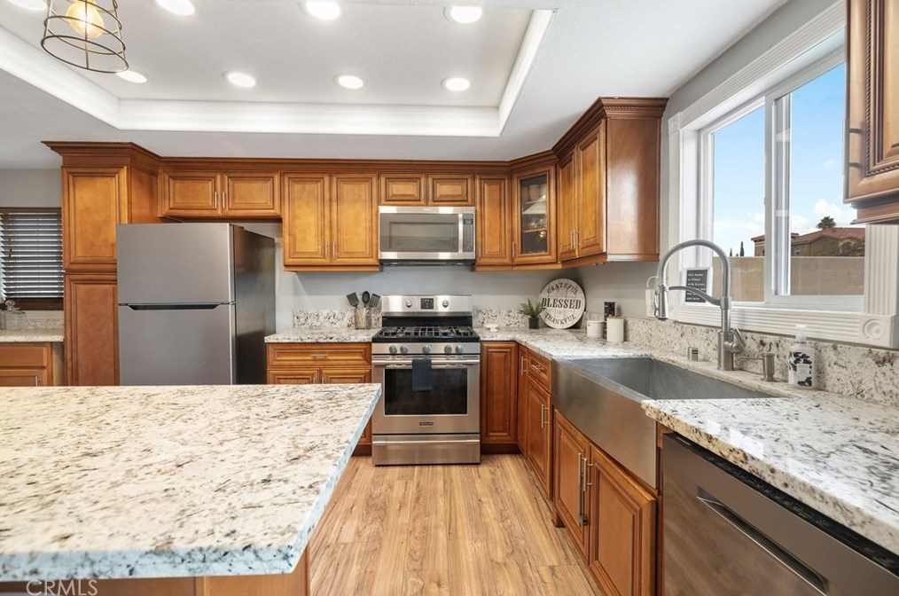 8605 Encina Ave, Fontana CA  92335-3920 exterior