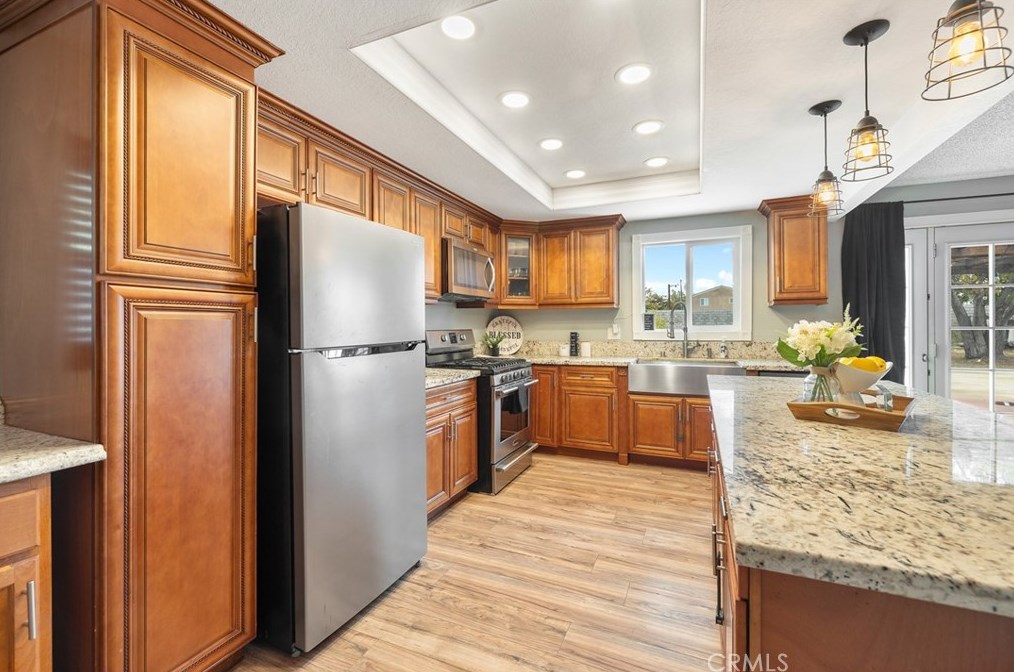 8605 Encina Ave, Fontana CA  92335-3920 exterior