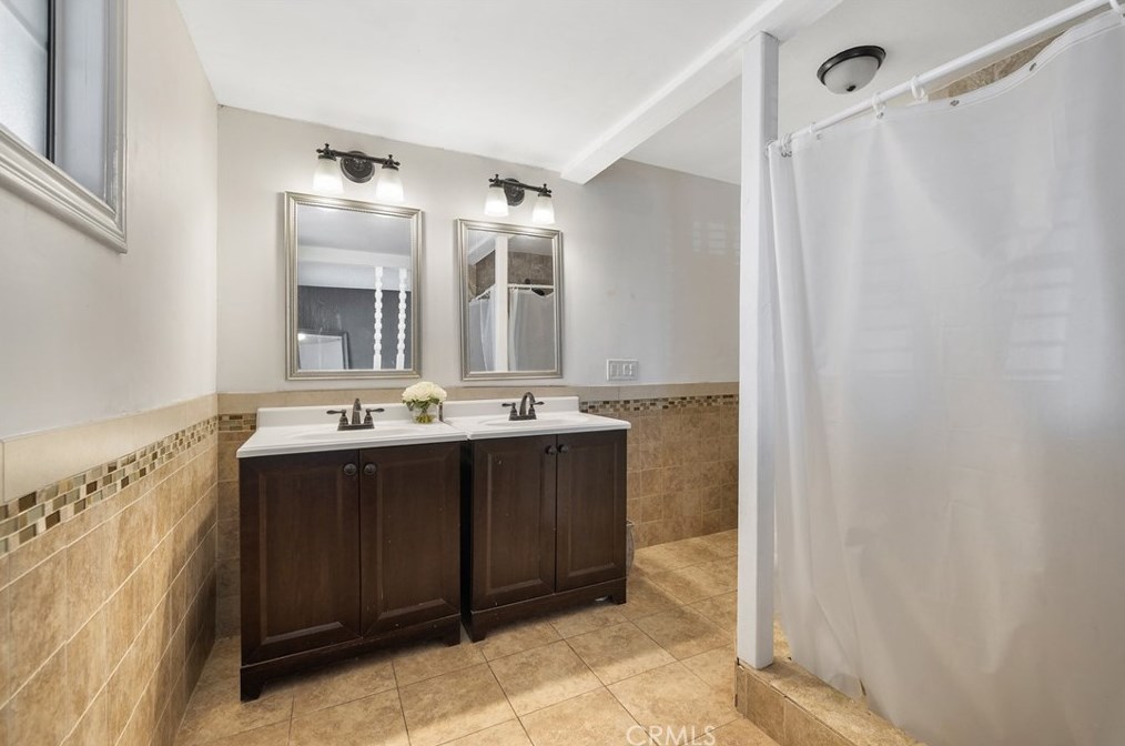 8605 Encina Ave, Fontana CA  92335-3920 exterior