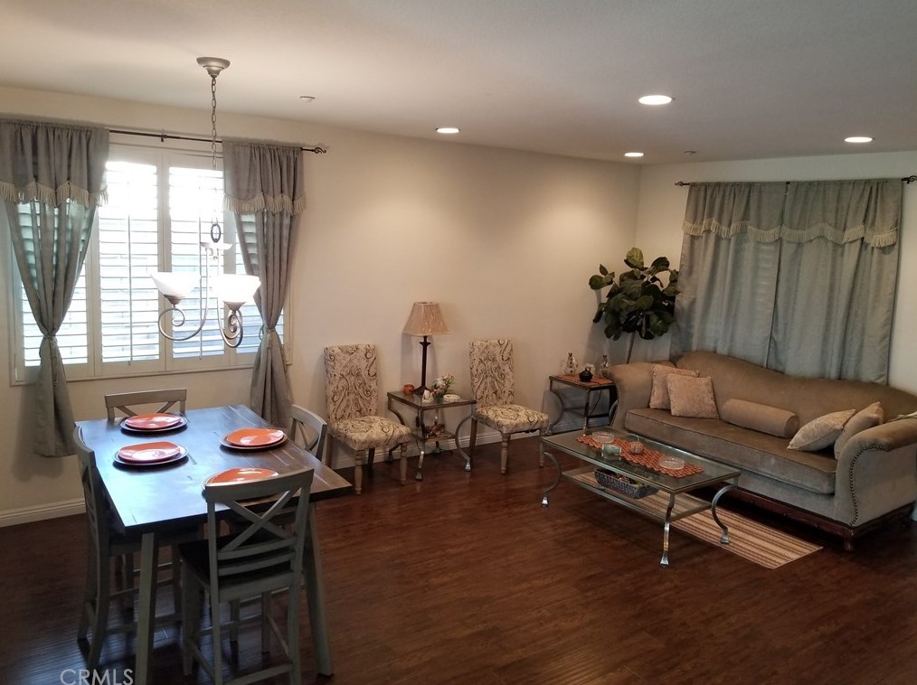 6172 Glen Abbey Way, Fontana, CA 92336-4545