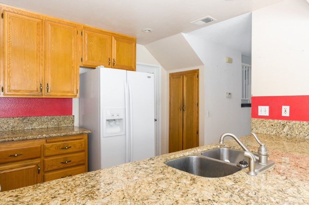 856 Bay Hill Rd, Banning CA  92220-5110 exterior