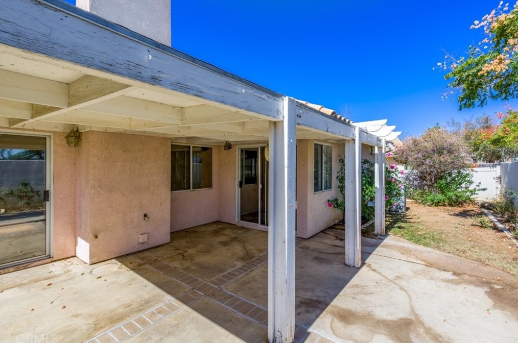 856 Bay Hill Rd, Banning CA  92220-5110 exterior