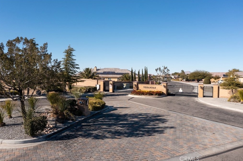 20240 Pippin Ct, Apple Valley, CA 92308-5140