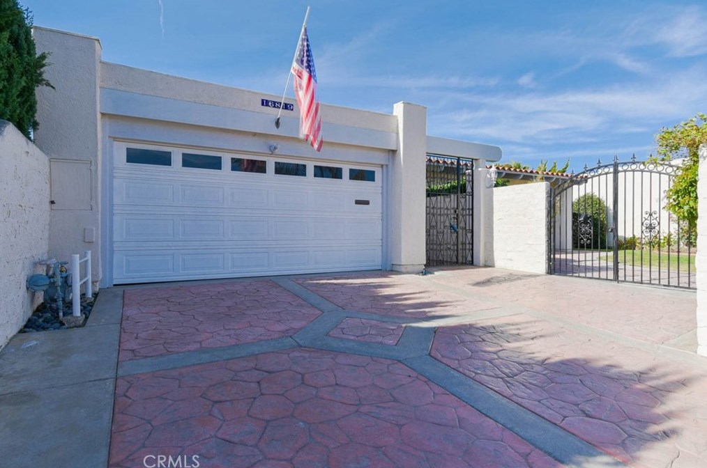 16819 Woodridge Cir, Santa Ana, CA 92708