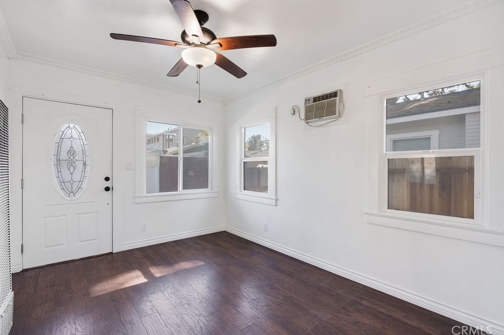 2532 E 14th St, Long Beach, CA 90804