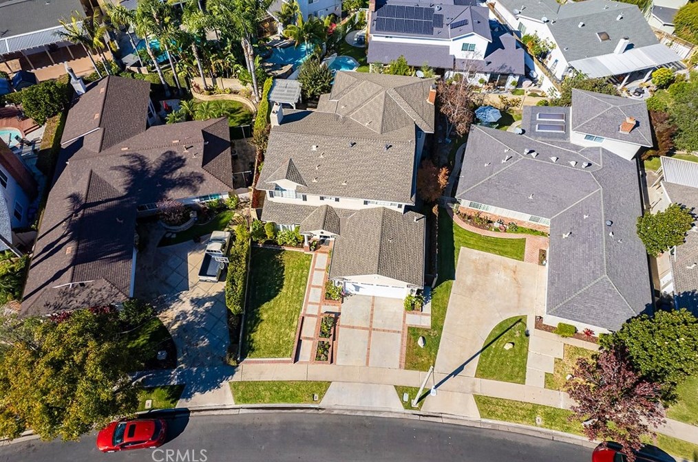 221 Stanford Ln, Seal Beach, CA 90740