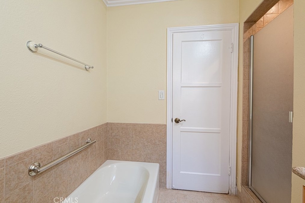 1722 108th St, Los Angeles CA  90047-4413 exterior